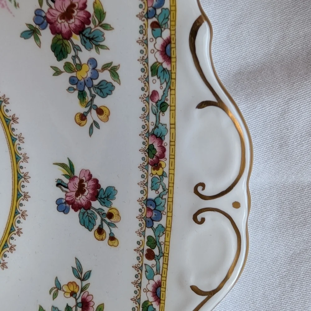 Coalport elegant cake